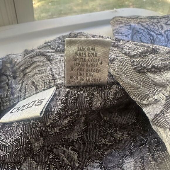 Chico’s Gray Silver Rose Embossed Pattern Button Front Jacket sz 3/ XL - Picture 8 of 9